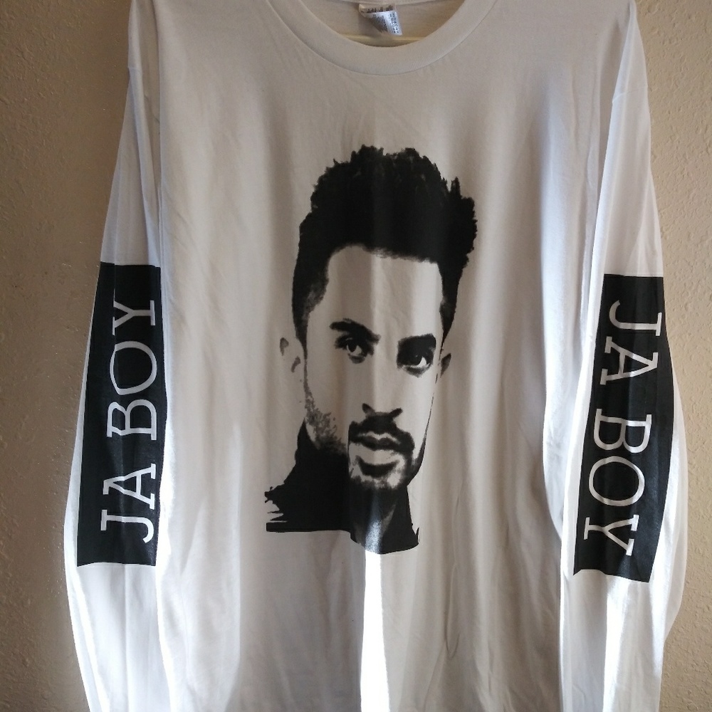 American aperial jay boy t shirt small hole from